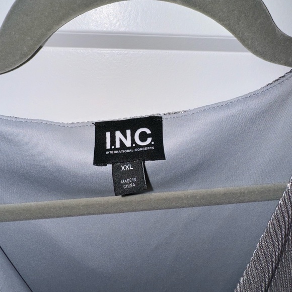 Stylish silver tank - Picture 3 of 10